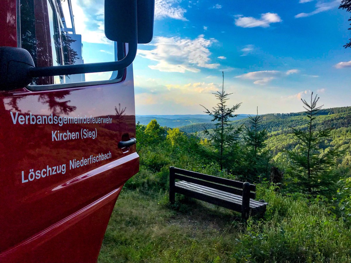 Den Ausblick auf #Niederfischbach wollten wir euch nicht vorenthalten!Das Bild entstand beim befahren und der Kontrolle von #Waldwegen rund um Niederfischbach.Da sind wir für Euch da! #Asdorftal #Ausblick #Heimat #WirFuerEuch #Feuerwehr #Übungsabend