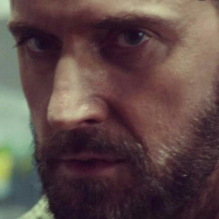 RitaMaltese3's tweet photo. #noreasonwhy
#justRA
#richardarmitage
#WorldEmojiDay 😍😎 https://t.co/r7hxSALO4G