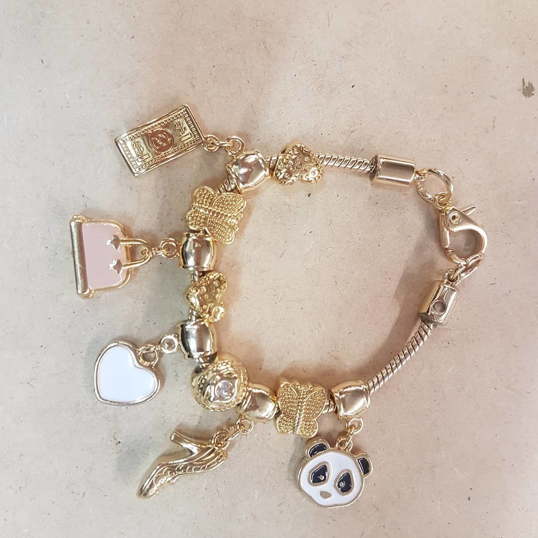 FeiraShop's tweet image. Na Feira Shop vocês encontram alguns modelos de pulseiras da vida e várias opções de berloques!

Navegue pelo nosso site e confira mais produtos: goo.gl/8A4tP5

Loja: Mpires Semi Jóias

#FeiraShop #VemPraFeiraShop #pulseiradavida #berloque