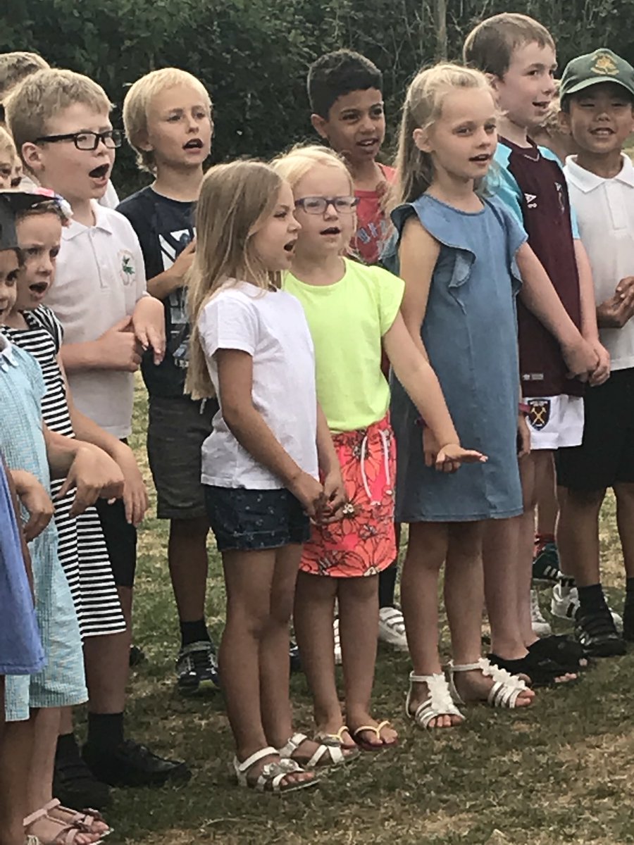 Lovely evening <a href="/IvyChimneys/">Ivy Chimneys Primary</a> we are so lucky to send our girls to such a fantastic primary school <a href="/IC_Plane/">Plane Class</a> <a href="/IC_Elm/">Elm Class</a> 🌟🌟🌟