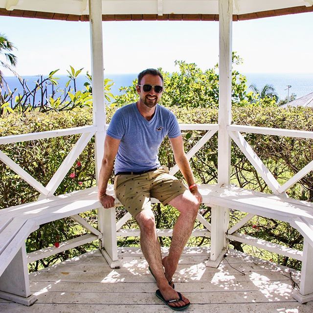 Sparkx's tweet photo. Ahh beautiful #stkitts 😎 This was an amazing little spot we found while exploring the island. The perfect place to sit and watch the world go by, it’s just missing a good🍹

P.S. how cute is this, I want it in my garden 🤣🌿 https://t.co/Zil5vk16Eb https://t.co/ZZchtld5ID