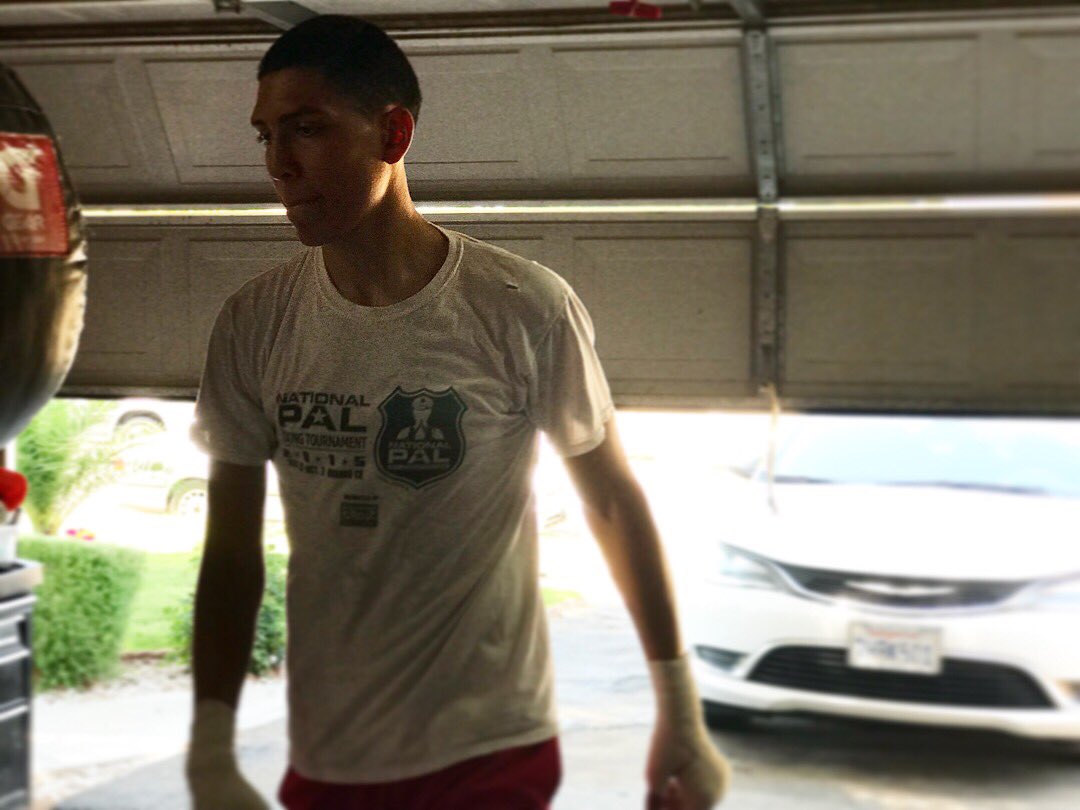 _joshuakevin98's tweet photo. 👊🥊
#boxing #boxeo #scboxing #palmdale https://t.co/vsNlc7G6Ao