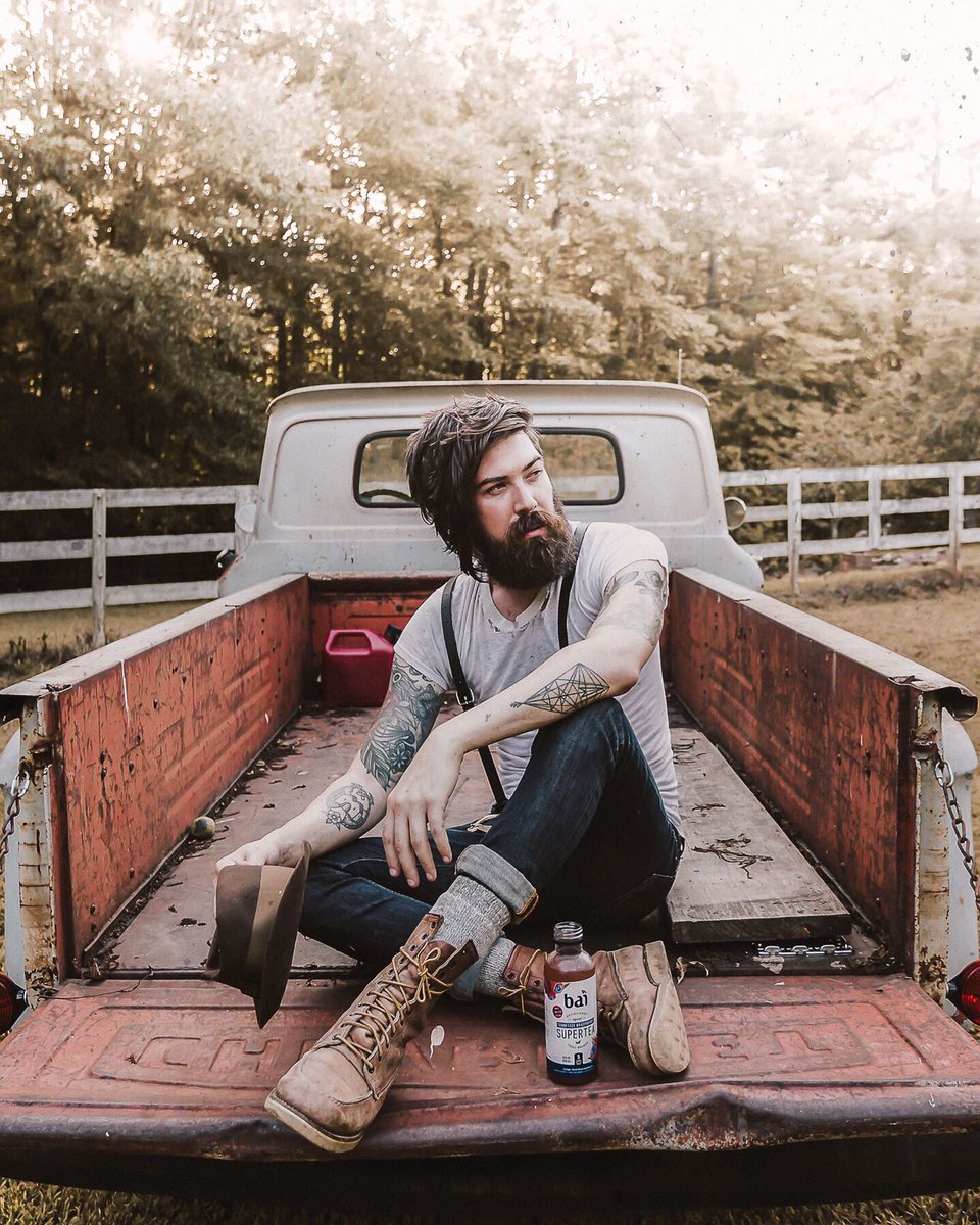 drinkbai's tweet photo. @lanetoran took a bottle of Tennessee Braspberry Tea back home to the mountains because this drink was made for long drives, dirt roads, and country living. #FlavorLife #Braspberry https://t.co/UKLewQepJy