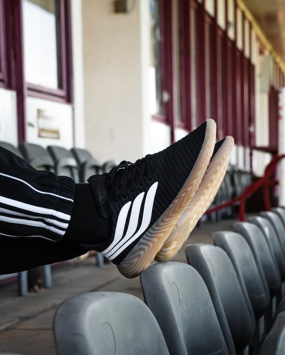 RaimovRoman's tweet photo. Какие же крутые новые adidas Sobakov 

Нравится сочетание футуризма и отблеска архивных моделей 

В Европе релиз 21 июля https://t.co/OCmP6Nq2lZ