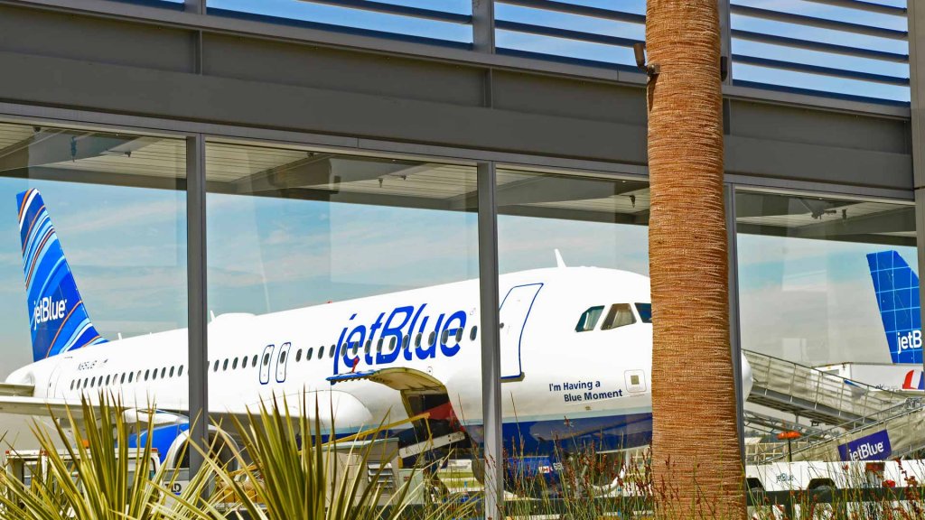 Congratulations to @lbairport for being named by <a href="/sunset/">Sunset</a> as the Best Flight Connection! Our "sunny SoCal terminal, the proximity to the waterfront and slew of ongoing improvements are worthwhile consolations" for having to layover. 🌴🌅✈️#MeetinLB More: bit.ly/2NVl9K4