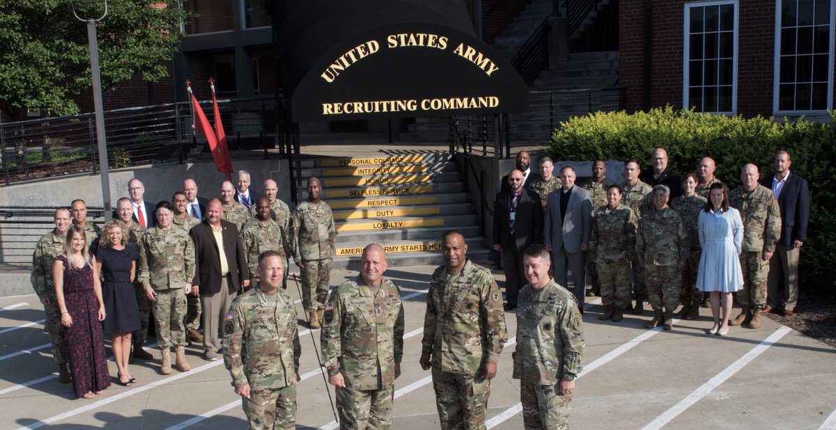 MG Johnny Davis tweet media