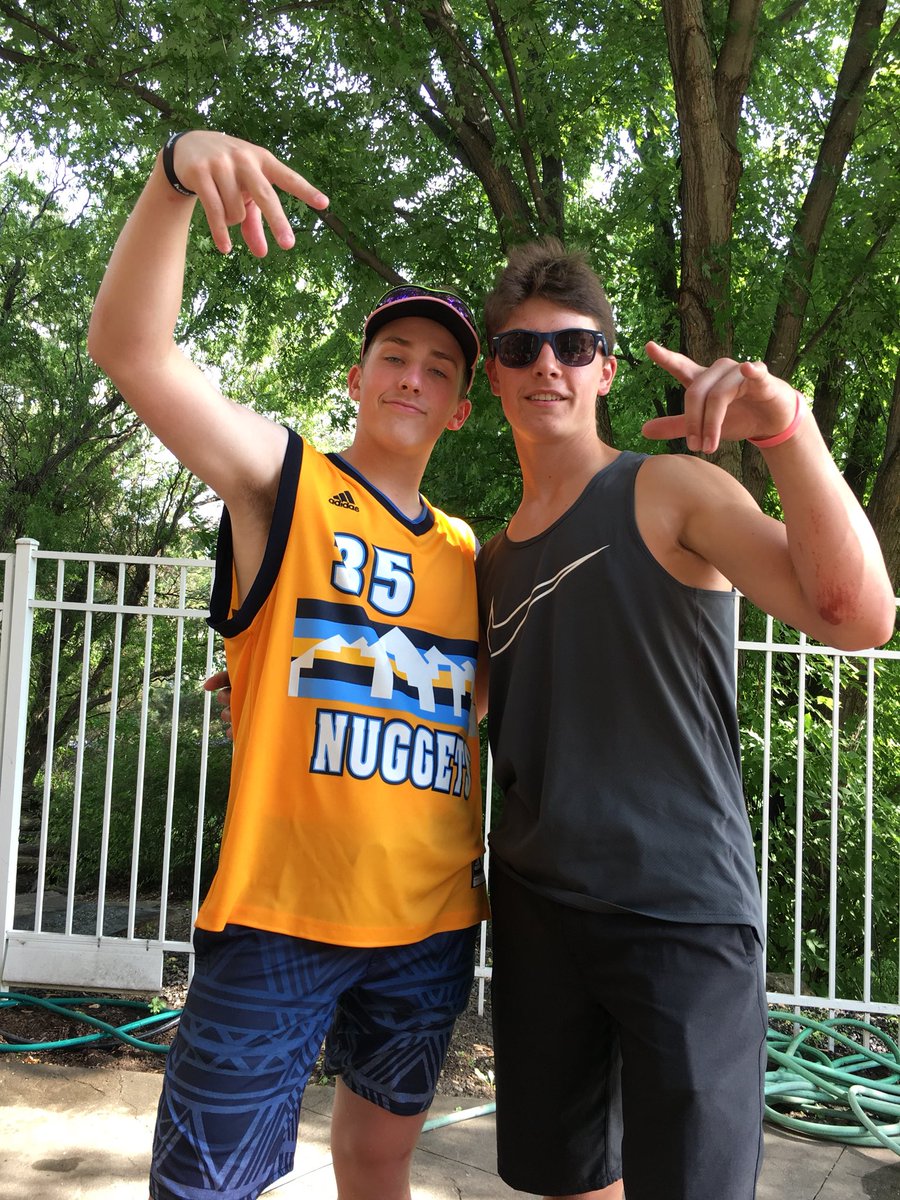 kody_browne's tweet photo. Happy Bday Darty @walz_grant Have a good one brotha #dbhigh #jleg https://t.co/OEJKofZTDL