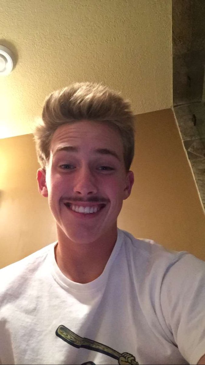 kody_browne's tweet photo. Happy Bday Darty @walz_grant Have a good one brotha #dbhigh #jleg https://t.co/OEJKofZTDL