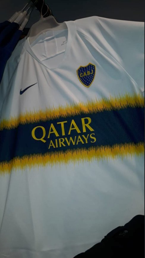 la12tuittera's tweet photo. Mas fotos de los nuevos modelos (home y alternativa) de camisetas de Boca, temporada 2018/2019

📷  @LaCasacaBlog https://t.co/qYJVCSuN0n