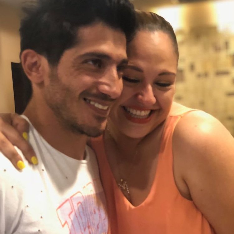 May_Fuentes's tweet photo. Eres grande @DamianAl11 Gracias por tomarte el tiempo para tomarte las fotos. Cumpliste mi sueño. Por siempre  #DA11 #DespedidaIncomparable https://t.co/8ZVoeSZaVF