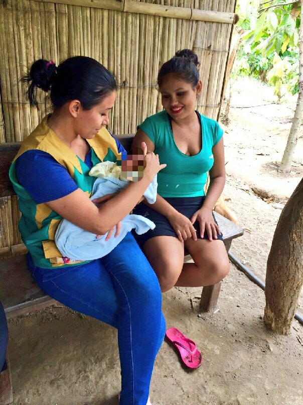 DPS_LosRios's tweet photo. #Guayas | #MédicodelBarrio realiza visita a pacientes vulnerables: adultos mayores, niños menores de 5 años, personas con discapacidad del recinto Caimito, en Tres Postes,  brindando atención integral a nuestra comunidad de Yaguachi. #SaludParaTodos https://t.co/kayh2lVDMI