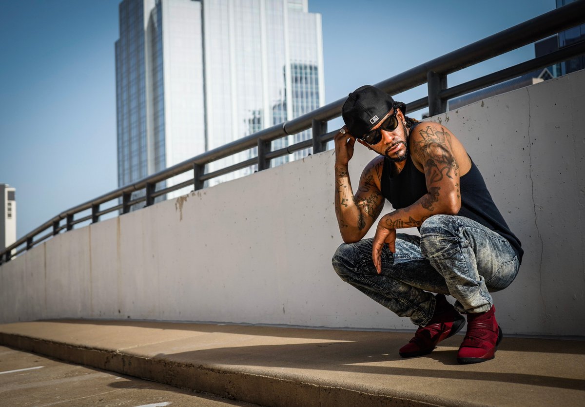 thedruyates's tweet photo. #druyates #theurbanresume #hits #music #dope #indieartist #austin #kansas #newyork #musician #hiphop #RnB #songwriter #performer #vegan #solodolo #headphones #fgment #recorddeal #lifeofdru #yearofdru https://t.co/8h8cDWw4t0
