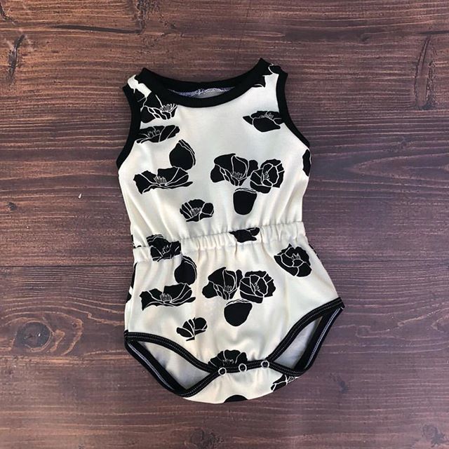 birchfabrics's tweet photo. We will never get tired of seeing this print, Cali Pop in Black, or all of the things sewn out of it ❤️ This adorable baby romper was sewn by @littlequillsclothing ✨

#summersewing #babyromper #calipop #blackandwhite #organiccotton #organicbaby #childrenswear #inkwell #birch… https://t.co/Kc6DM4FzU1