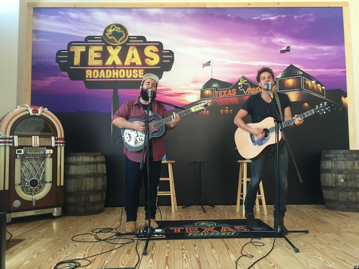 Thanks to @everettetheband for giving us an afternoon work break to hear some new #countrymusic!