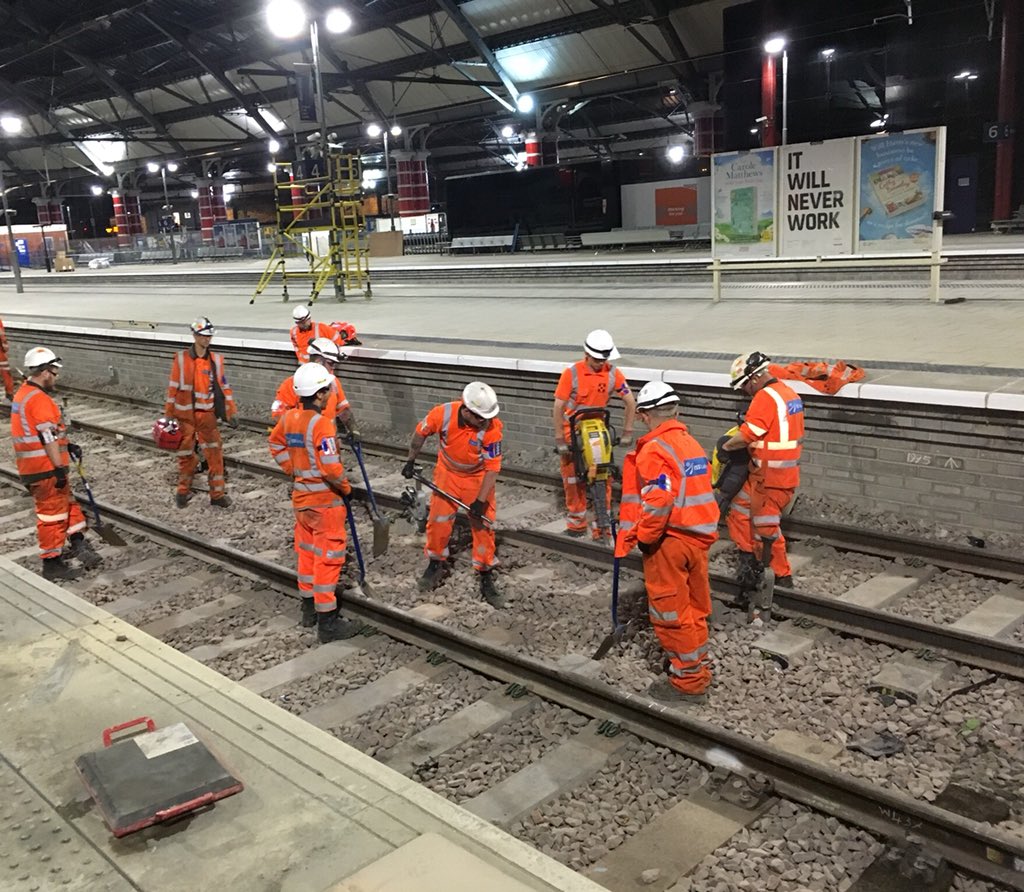 NetworkRailLIV's tweet photo. DAY 4️⃣5️⃣-4️⃣6️⃣: Track-ing 🛤 progress 🔛 site . All going well ✅ in the final stage of our 8️⃣ week upgrade. Big thanks 👍🏽to passengers for continuing to bear with us 👷🏽‍♀️👷🏾‍♂️ #KeepLiverpoolMoving #WorldEmojiDay https://t.co/mK11huZxQs