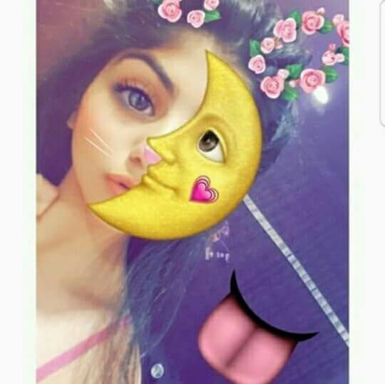 kcha_amedi's tweet photo. سألوني ماهي موهبتك #فأجبت استطيع #الابتسامة وانا في قمة حزني 🤗 https://t.co/u7YNoJViQc