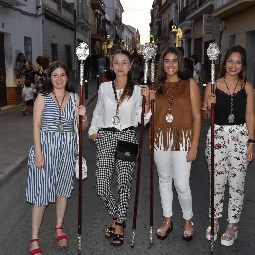 hdnazarenogibra's tweet photo. En la tarde de ayer, una representación de nuestro grupo joven acompañó a @sangreysoledad en la procesión de su titular, la Virgen del Carmen. https://t.co/37kZUDA4oj