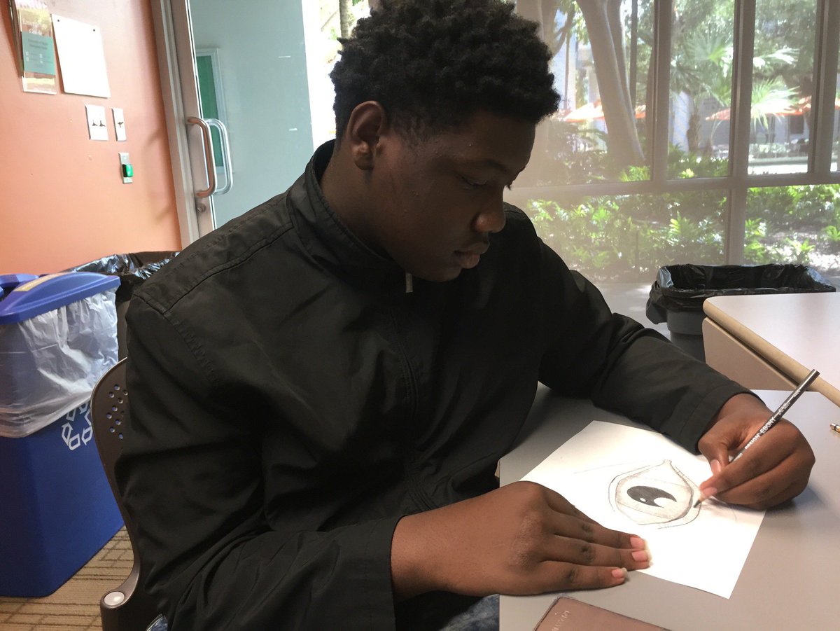 artsouthmiami's tweet photo. Yesterday our chairwoman and art teacher, Janis Klein-Cohen, taught @FirstStar students how to draw detailed eyes. @univmiami @MiamiLawSchool #artclasses #firststaracademy https://t.co/c0LsofXtWe