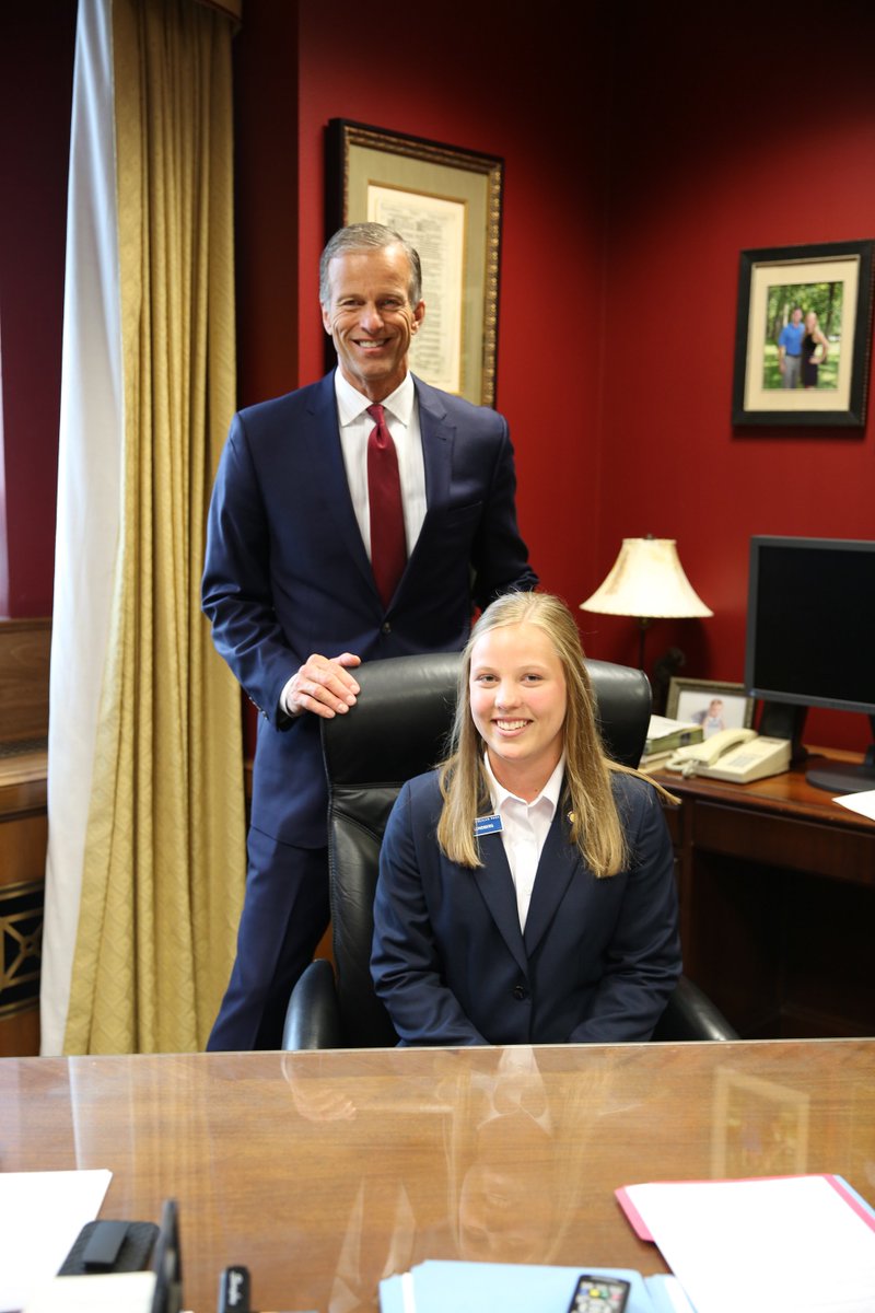 LeaderJohnThune's tweet photo. Brandon, S.D., native Kate had her sights set on public service when she stopped by my office 10 years ago. Flash forward to today, where she is now serving as a U.S. Senate page. Thank you for all of your hard work this summer, Kate. https://t.co/H7fqY7ijJc