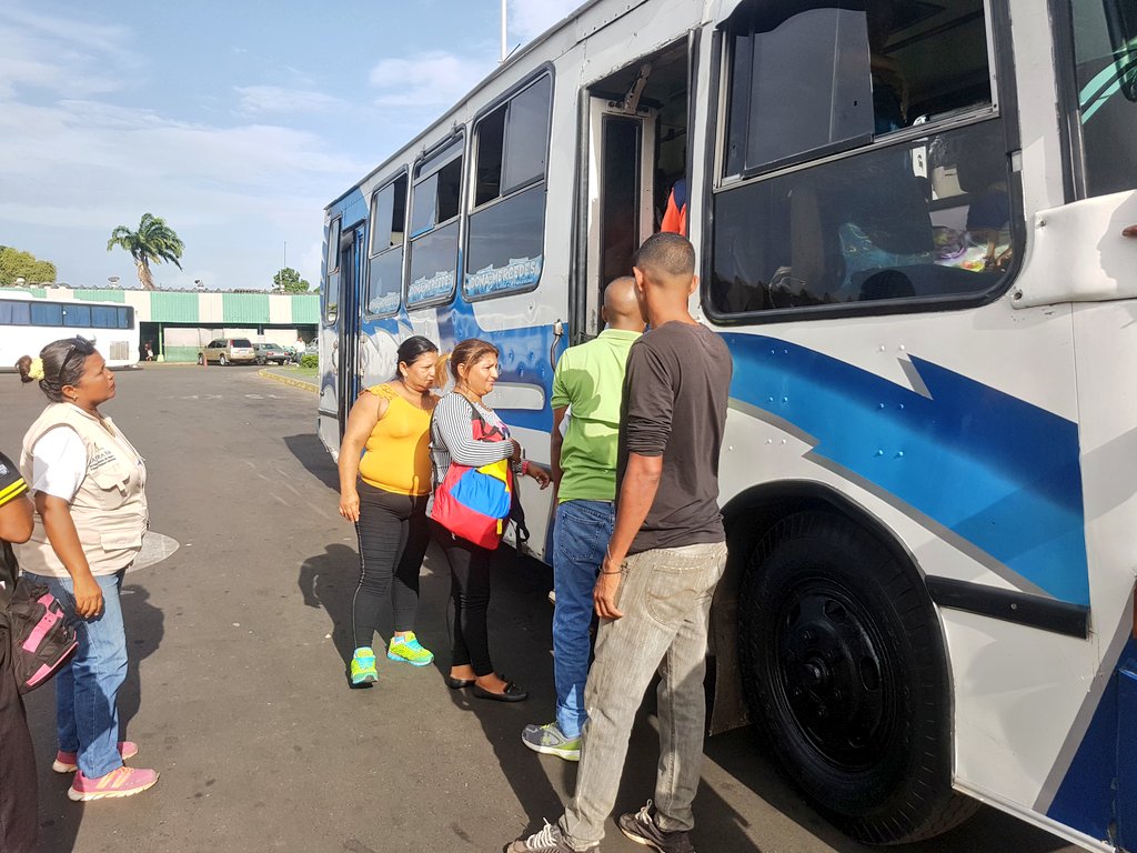 terminalheres's tweet photo. #EnEsteMomento  funcionarios de operaciones de @sattravim_heres  detectaron un exceso de precio en la unidad de  la empresa Caicara Amazonas, se procedió al reintegro del excedente a los usuarios #TrabajamosParaTi @AlcaldiaDHeres @comandosergioh @DinformacionH @INTToficial https://t.co/tAFC9TOvPL
