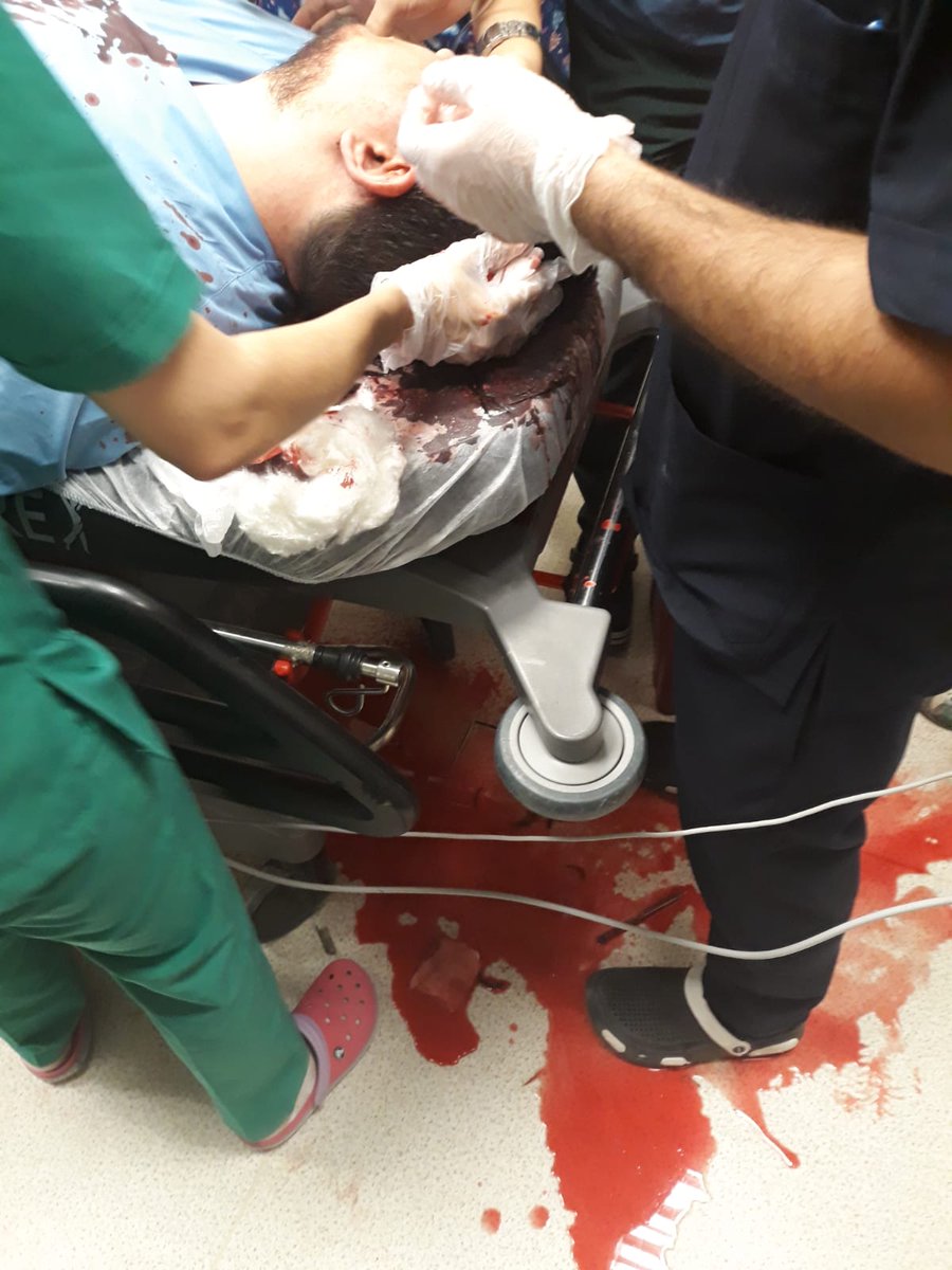 #artıkyeter <a href="/saglikbakanligi/">T.C. Sağlık Bakanlığı</a> <a href="/drfahrettinkoca/">Dr. Fahrettin Koca</a> sayın bakan parke taşı ile doktor dövüyorlar! !