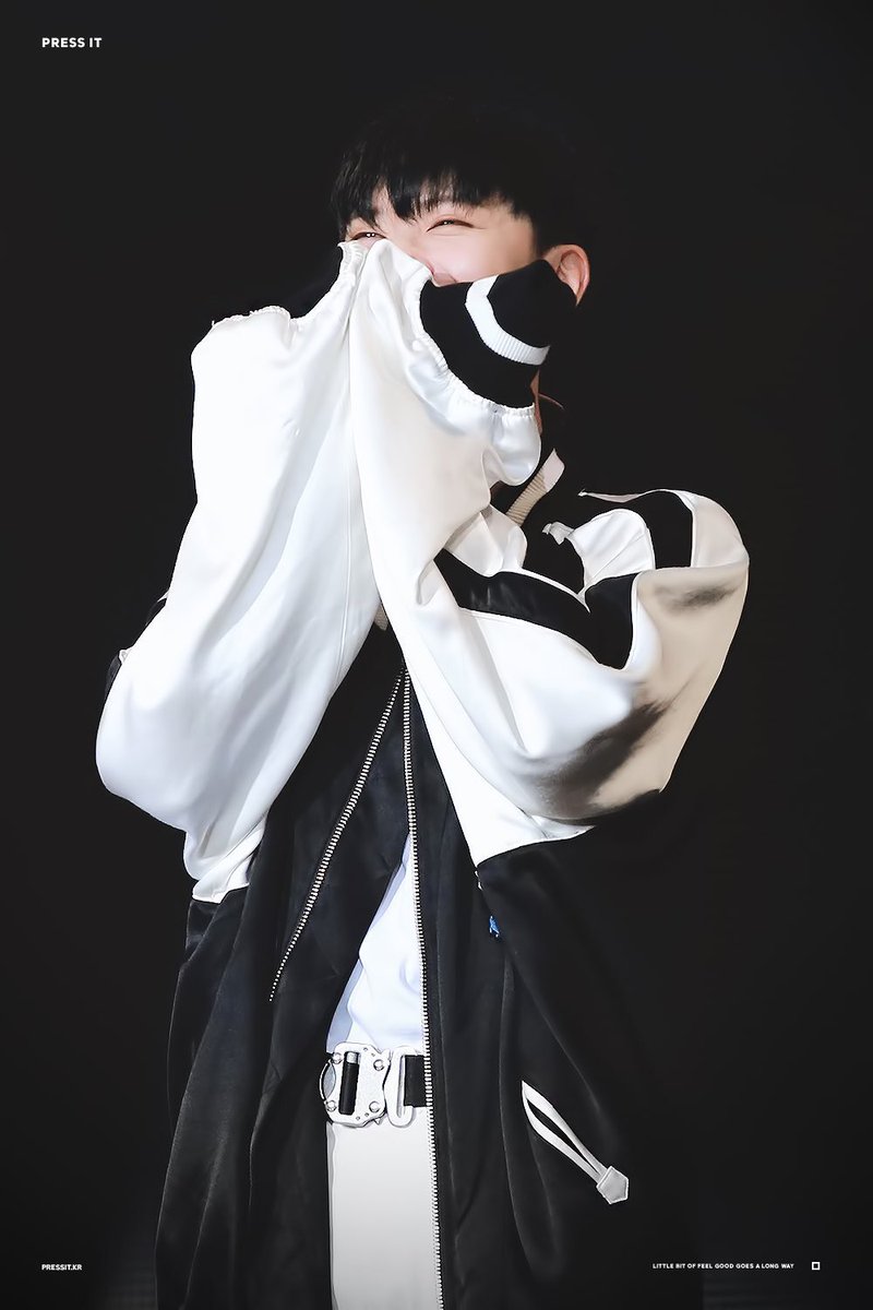 archivesten's tweet photo. his eyesmile 😔🖤 https://t.co/QzDxwARLEn