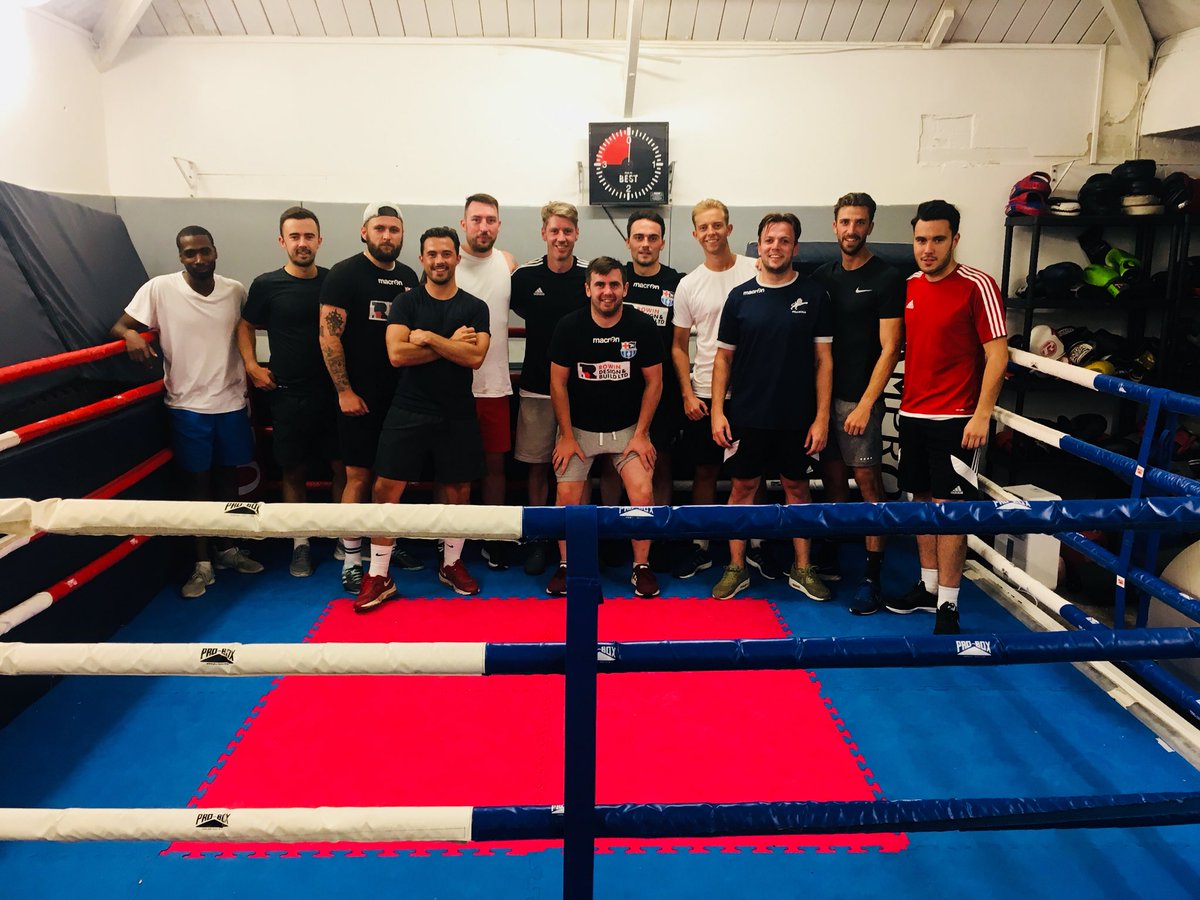 HarryNewman09's tweet photo. Massive thanks to Lee and the guys @doublekgym for putting my @WellingParkFC first team boys through their paces tonight 👊🏻 #WPFC #PreSeason https://t.co/GXcBfFQ0NM