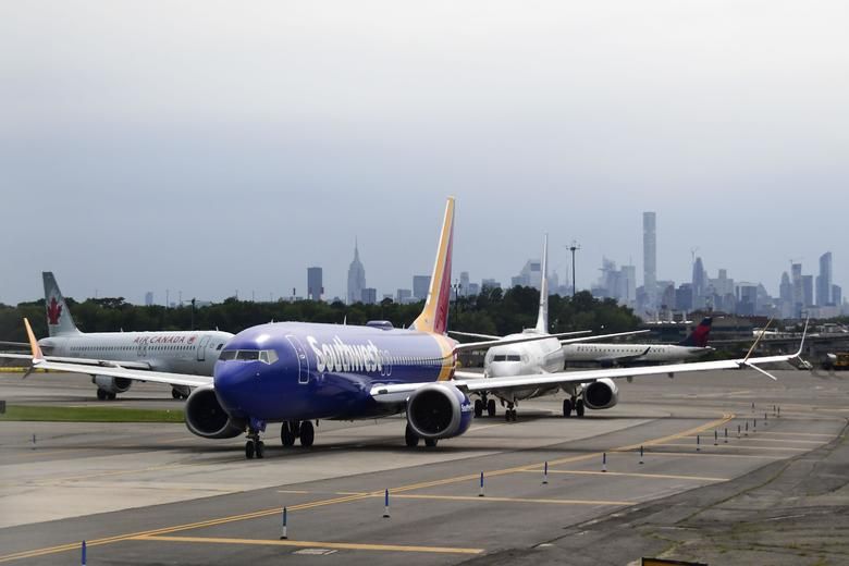 FirstBook's tweet photo. We are so touched to hear the story of the kindness &amp; generosity of @SouthwestAir's passengers. Read how they came together to donate $530 to a teacher discussing the needs of her low-income students - https://t.co/a4GlV7wIh4
#equaled #supportteachers https://t.co/sSd7mVWx0I