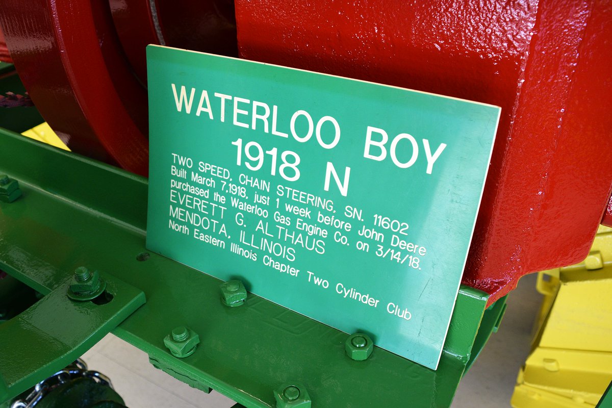 HeritageTractor's tweet photo. From our Dixon showroom to Waterloo to the John Deere Classic, this @JohnDeere tractor is having quite a year. https://t.co/BYDJWgcxWG #JohnDeere #WaterlooBoy #TheLegendRunsOn #YearOfTheTractor https://t.co/FJRfBS6X0A