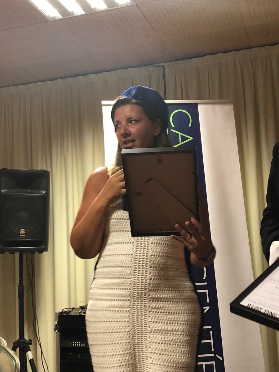 ProfDBaralle's tweet photo. Oh and then it was my turn to give prizes and wear silly hat #splicing2018 https://t.co/fWjEJGZXin