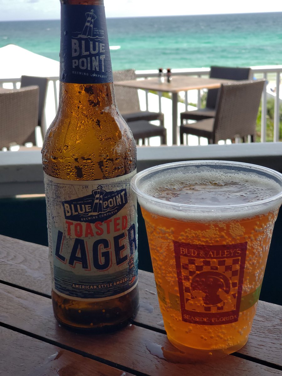 Lass_and_Lager's tweet image. In Para-Para...dise (singing my best Coldplay) as I am enjoying a nice #coldbeer #vacationbeer @BluePointBrewer #Toastedlager @budandalleys #seaside #30A @Beer0Cl0ck @CraftBeerTime @GoodBeerTweet