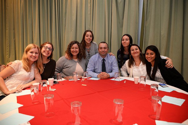 DESEMJA_'s tweet photo. Compartimos las imágenes de la @usembassyMVD de la despedida de los jóvenes embajadores de Estados Unidos junto a sus familias anfitrionas de Montevideo. 🇺🇸🇺🇾 @DESEM_Uruguay @AMIGOS_Americas #YouthAmbassadors #YA2018 👉https://t.co/1fdfWOQK5H 👈 https://t.co/kI2xuj5Nve