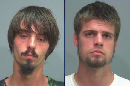 hotnews____'s tweet photo. 2 terrified men call police on themselves while hanging onto speeding train without knowing its destination https://t.co/eGOl9WfIkU https://t.co/0UlflPMcNX