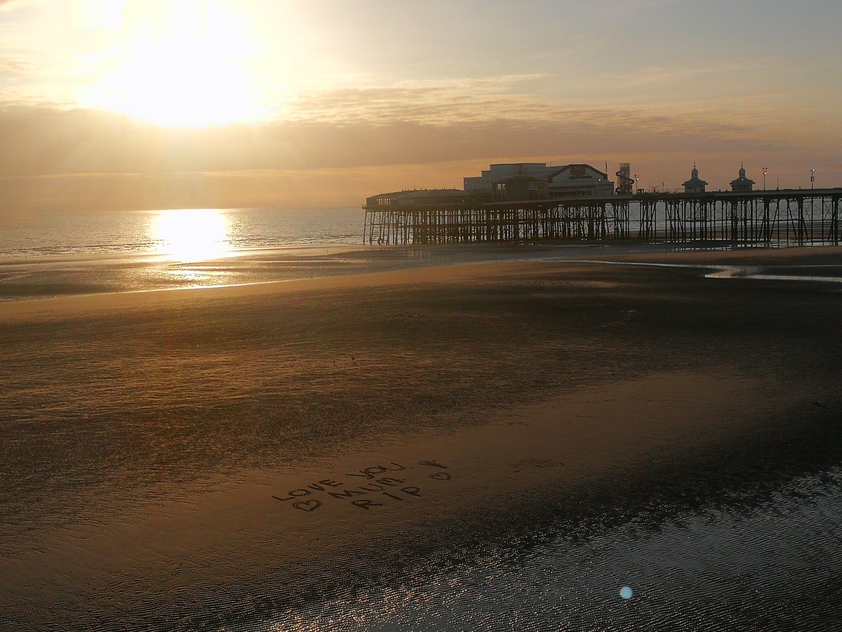 chloeluvlukey's tweet photo. @thismorning @Schofe @hollywills please can you help me look for the people who wrote this on the sand in blackpool? I took these pictures tonight and i want them to have these pictures 😍❤️😭 https://t.co/gqWjUXnjsT