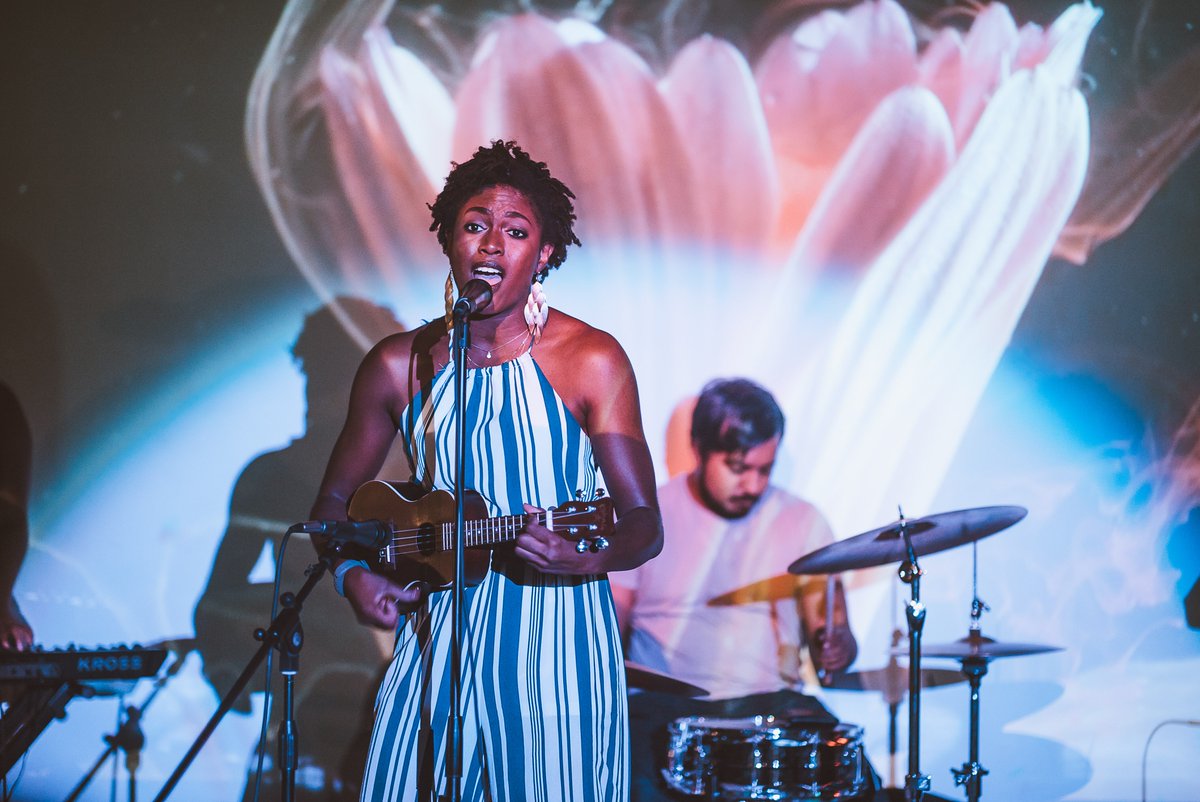 iamskylerreed's tweet photo. Sharing my soul 🌻
Event: @theformulatl
Photo Cred: @ellmatik
.
.
#SkylerReed #IssaRaeSingle #LostMemories #IssaRae #ATLartist #RnB #Soul #Singer #Songwriter #Artist #Music #Performer #Vocalist #ATLsingers #ATLartists #Atlanta #Musician #ATL #ukulele #uke #band #gig #theformula https://t.co/j3UKUZNJqB