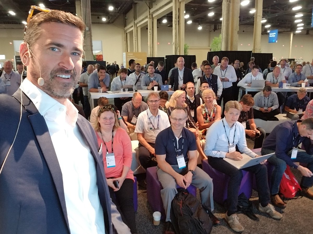 iferrolcandoit's tweet photo. #MSDYN365BC is a hot topic at #MSInspire standing room only at our sessions #errolontherun https://t.co/wo6ZuZYDxW