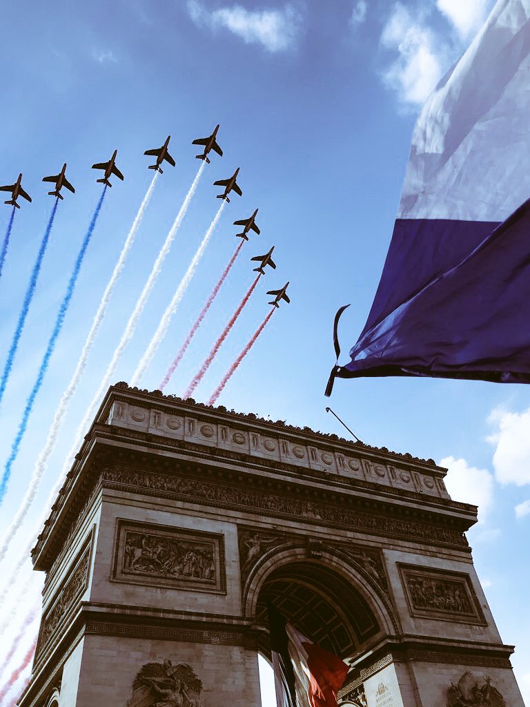 LandyNdaa's tweet photo. CHAMPION DU MONDE ⭐️⭐️🇫🇷      Maintenant on dit jamais 2 sans 3 Rendez-vous en 2022 ❤️🇫🇷 https://t.co/DKpDABZtgA