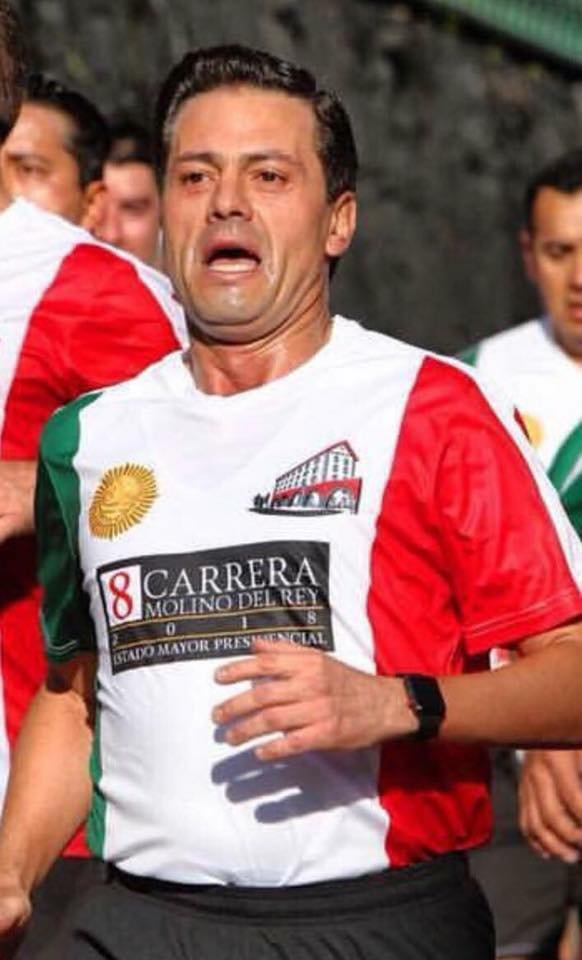 cornfleis's tweet photo. Cuando vas a medio camino y sientes el retortijón de como te baja la caca https://t.co/RjBi4I1TrN