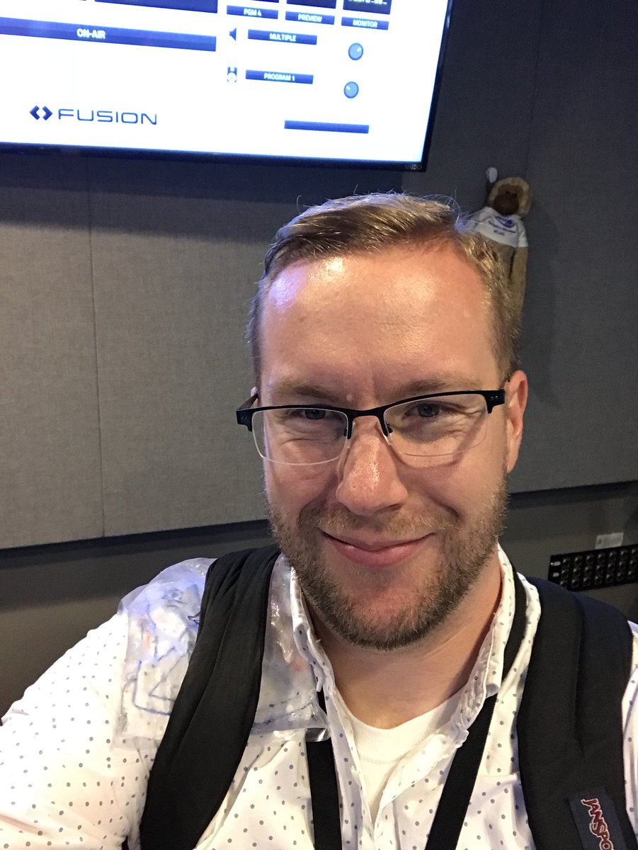 MikeAllenOnAir's tweet photo. Doing the show today wearing my backpack. Everyone thinks I am trying to rush out but really it’s just perfectly holding the ice pack over my shoulder. #thinkingoutsidethebox https://t.co/uNNU2ZwkwT