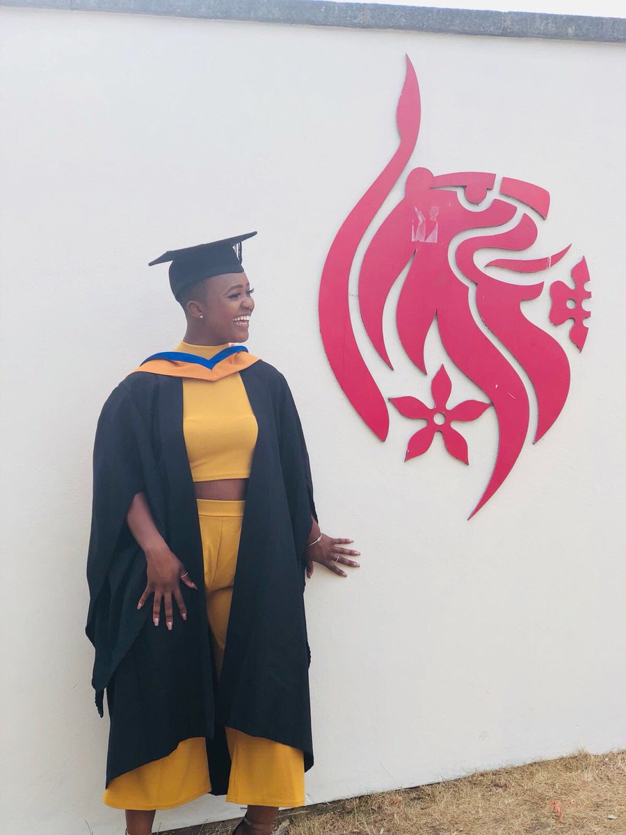 Keekaryceee_'s tweet image. So today I graduated from DMU with a 2:1 .It has been a great experience. I’ve over come so many hurdles at uni,mental health was definitely one of them.But I just wanna thank God for pulling me through as I never would’ve made it without him 🙏🏾✨ #ISSAGRADUATE #DMUgrads