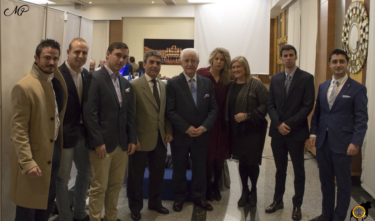 JtaurinaSA's tweet photo. Hoy cumple 80 años una persona muy especial para nuestra asociación, una persona que siempre nos ha apoyado desde nuestros inicios y que ha abanderado nuestra asociación, él es una persona que marcó un antes y un después en la historia de la tauromaquia, Felicidades S.M. El Viti. https://t.co/dmOktGdavN