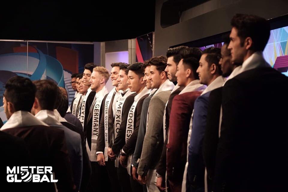 misterglobe2018's tweet photo. Today Pedro Gicca, Mister Global 2017 and the 2018 contestants are invited to interview with Morning News Live on TV 5 HD Channel in Bangkok, Thailand. #misterglobal #misterglobal2018 #debutth #debut #misterglobalworldfinal2018 #tv5hd1 #tv5 https://t.co/G5a2b1h8Y3