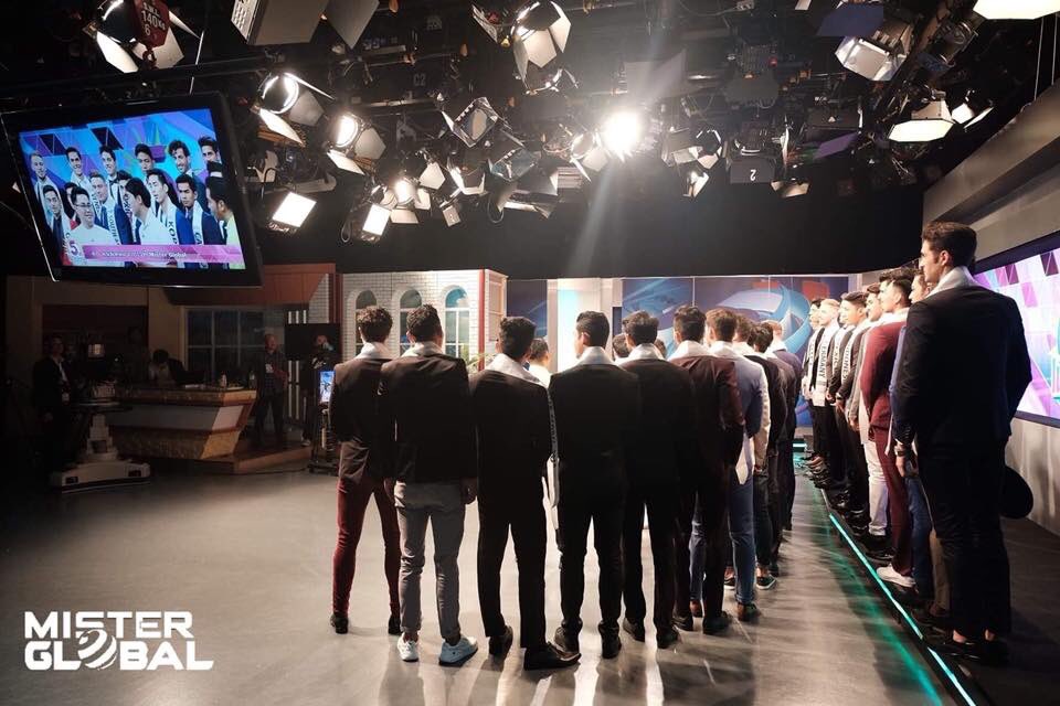 misterglobe2018's tweet photo. Today Pedro Gicca, Mister Global 2017 and the 2018 contestants are invited to interview with Morning News Live on TV 5 HD Channel in Bangkok, Thailand. #misterglobal #misterglobal2018 #debutth #debut #misterglobalworldfinal2018 #tv5hd1 #tv5 https://t.co/G5a2b1h8Y3