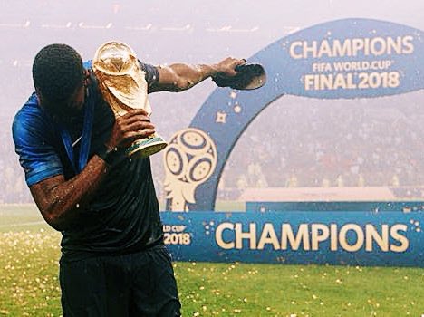 SiaranBolaLivee's tweet photo. Paul Pogba adalah pemain Man United pertama yang cetak gol di FINAL World Cup dan Pemain kedua dari liga EPL yang juara #WorldCup setelah Emmanuel Petit 1998. https://t.co/ceAo723cq5