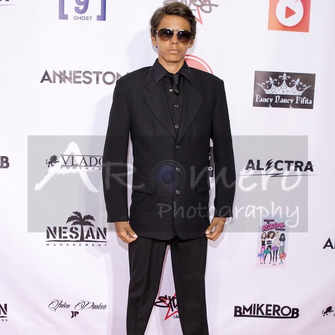 ᴀᴠᴇʀʏ ғʀᴀɴᴋʟɪɴ ᴅᴀᴠɪs (@averydavisactor) on Twitter photo Sometimes I Dress up😎
Great night @partyscene1 .
#redcarpet @nesian_pr <a href="/bmikerob/">Big Mike Robinson</a> <a href="/vladoshoes/">vlado footwear</a>
#ikaisclothing #modeling #malemodel #runwaymodel Sometimes I Dress up😎
Great night @partyscene1 .
#redcarpet @nesian_pr <a href="/bmikerob/">Big Mike Robinson</a> <a href="/vladoshoes/">vlado footwear</a>
#ikaisclothing #modeling #malemodel #runwaymodel