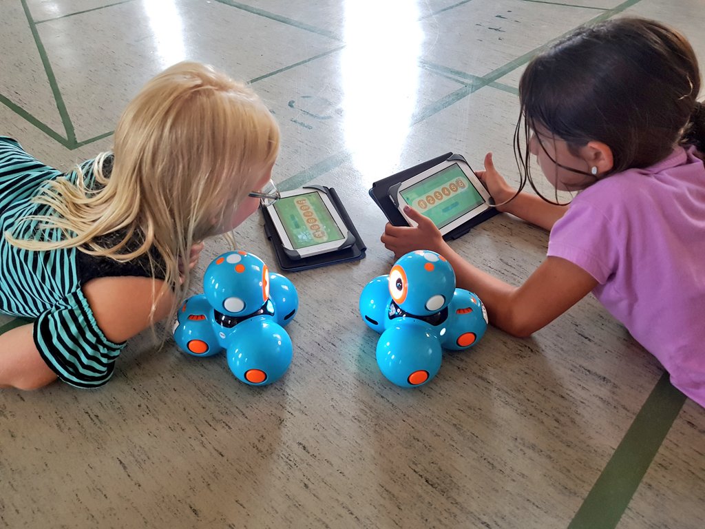 bgcssummercamps's tweet image. Code Mobile visited our program yesterday and brought us all up to technological speed! Lots of fun! Thank you! #thecodemobile #learningcode @learningcode @BGCSaskatoon