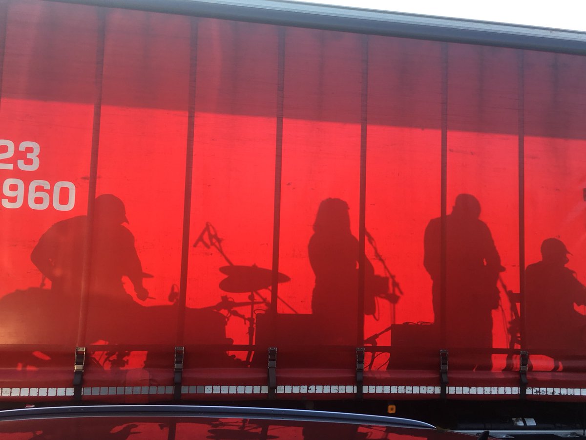 ClassActPromo's tweet photo. Perfect weather, a great audience and great music. We’re proud to have had the privilege of booking another excellent line up for the annual Robin Hood Garden Party at Durley. Feat The Discerning Gentlemen, The Delicate Flowers, JEM feat Emil Chambers and The Piranha Brothers https://t.co/CF5IGX5B11