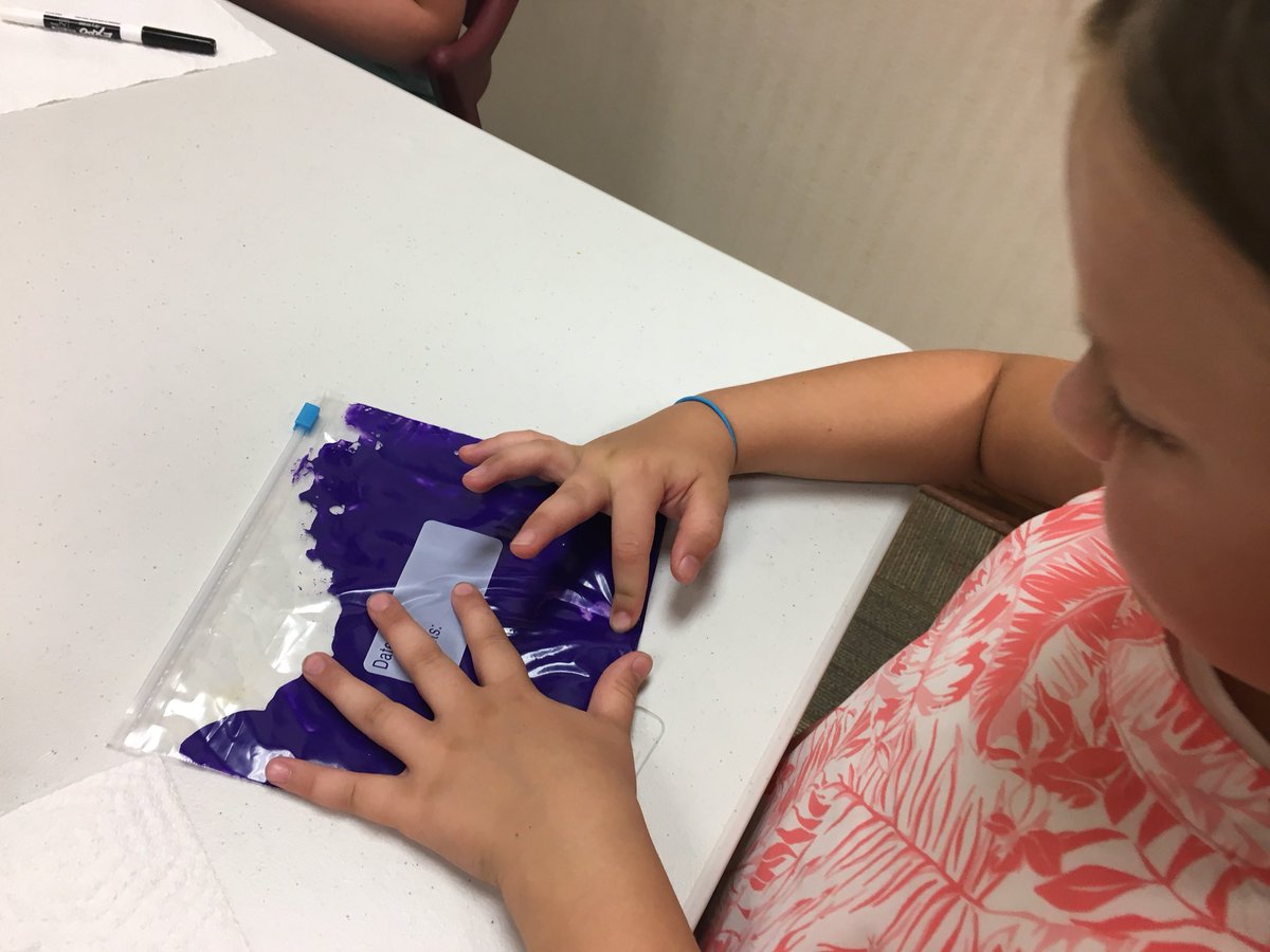 HHps_HHes's tweet photo. Another great Tuesday night at HNPL with some little Huskies! #paint #cursivefun https://t.co/39i9ehOYcB