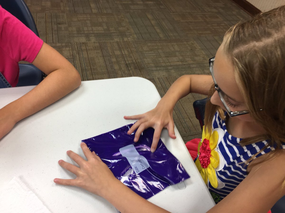 HHps_HHes's tweet photo. Another great Tuesday night at HNPL with some little Huskies! #paint #cursivefun https://t.co/39i9ehOYcB