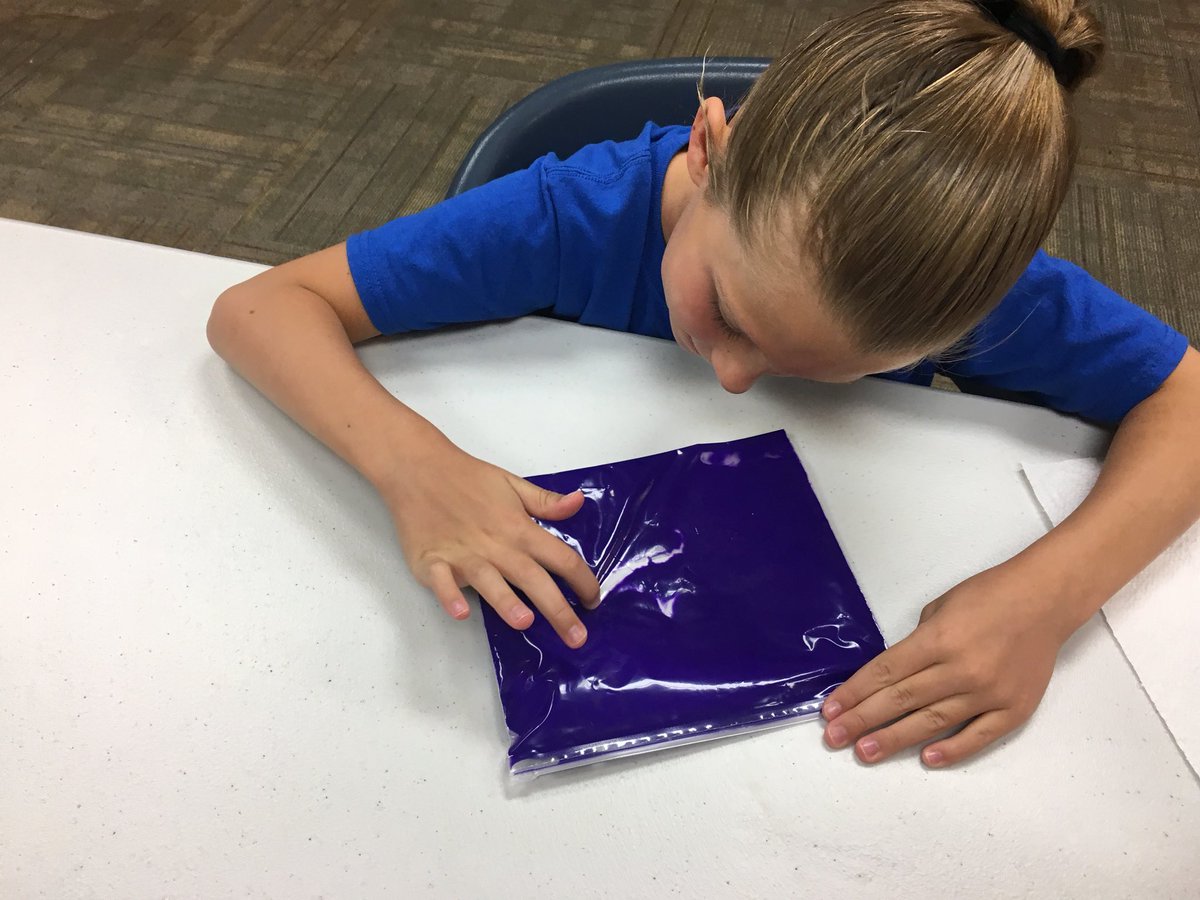 HHps_HHes's tweet photo. Another great Tuesday night at HNPL with some little Huskies! #paint #cursivefun https://t.co/39i9ehOYcB
